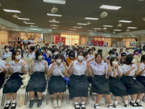 ห้องเรียนศิลปฯภาษาจีนศึกษาดูงาน Open House ที่มหาวิทยาลัยนครพนม