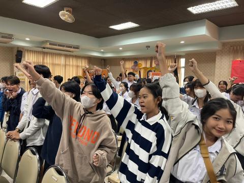 ห้องเรียนศิลปฯภาษาจีนศึกษาดูงาน Open House ที่มหาวิทยาลัยนครพนม