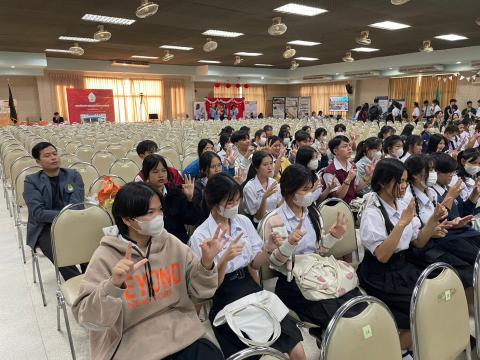 ห้องเรียนศิลปฯภาษาจีนศึกษาดูงาน Open House ที่มหาวิทยาลัยนครพนม
