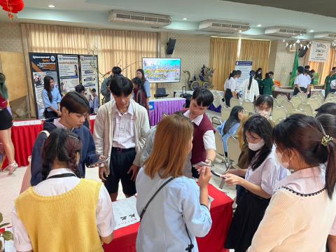 ห้องเรียนศิลปฯภาษาจีนศึกษาดูงาน Open House ที่มหาวิทยาลัยนครพนม