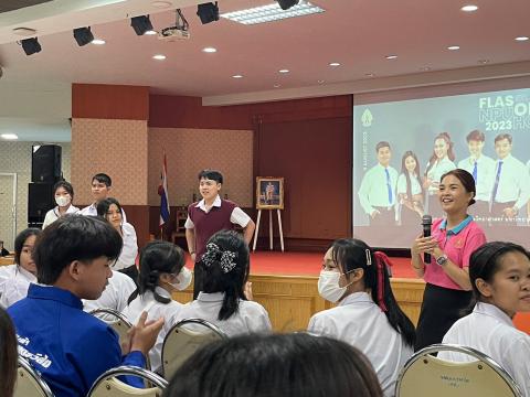 ห้องเรียนศิลปฯภาษาจีนศึกษาดูงาน Open House ที่มหาวิทยาลัยนครพนม