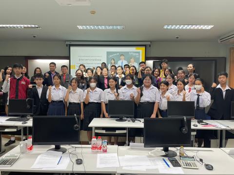 ห้องเรียนศิลปฯภาษาจีนศึกษาดูงาน Open House ที่มหาวิทยาลัยนครพนม