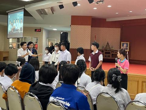 ห้องเรียนศิลปฯภาษาจีนศึกษาดูงาน Open House ที่มหาวิทยาลัยนครพนม