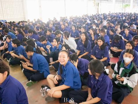 โครงการรณรงค์ต่อต้านยาเสพติด (โรงเรียนสีขาว)
