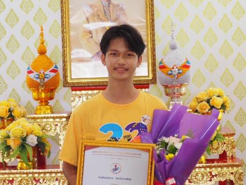 ชมรม To be number one โรงเรียนบัวขาว