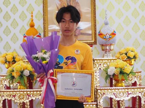 ชมรม To be number one โรงเรียนบัวขาว