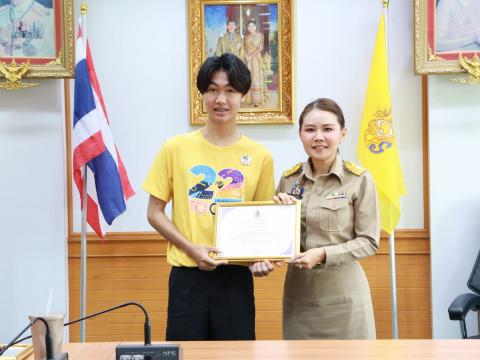 ชมรม To be number one โรงเรียนบัวขาว