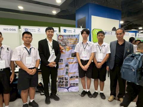 นักเรียนเข้าร่วมแข่งขัน มหกรรมหุ่นยนต์แห่งประเทศไทย