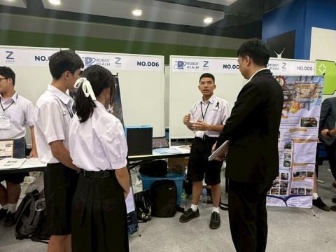 นักเรียนเข้าร่วมแข่งขัน มหกรรมหุ่นยนต์แห่งประเทศไทย