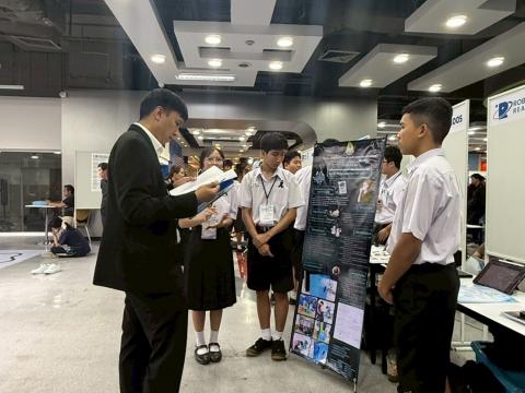 นักเรียนเข้าร่วมแข่งขัน มหกรรมหุ่นยนต์แห่งประเทศไทย