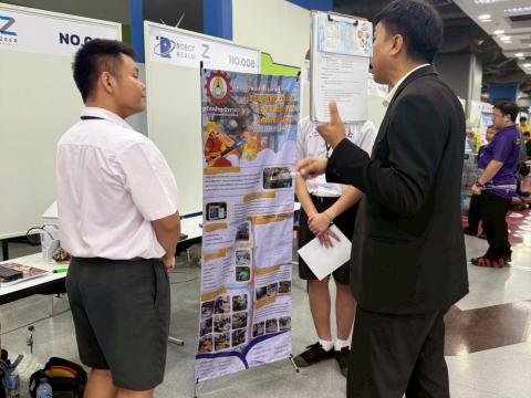 นักเรียนเข้าร่วมแข่งขัน มหกรรมหุ่นยนต์แห่งประเทศไทย