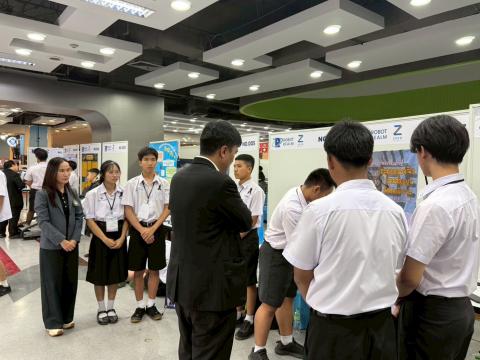 นักเรียนเข้าร่วมแข่งขัน มหกรรมหุ่นยนต์แห่งประเทศไทย
