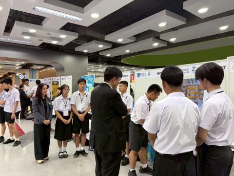 นักเรียนเข้าร่วมแข่งขัน มหกรรมหุ่นยนต์แห่งประเทศไทย