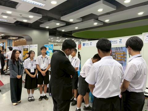 นักเรียนเข้าร่วมแข่งขัน มหกรรมหุ่นยนต์แห่งประเทศไทย