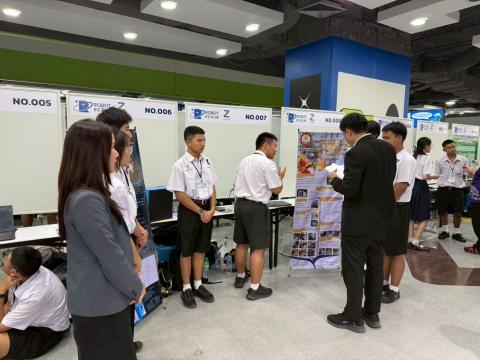 นักเรียนเข้าร่วมแข่งขัน มหกรรมหุ่นยนต์แห่งประเทศไทย