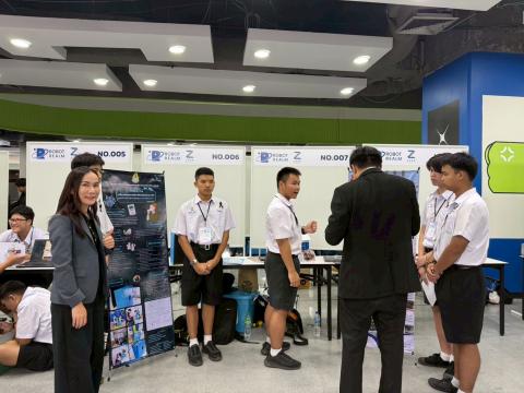นักเรียนเข้าร่วมแข่งขัน มหกรรมหุ่นยนต์แห่งประเทศไทย