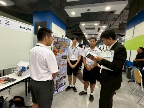 นักเรียนเข้าร่วมแข่งขัน มหกรรมหุ่นยนต์แห่งประเทศไทย