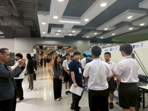 นักเรียนเข้าร่วมแข่งขัน มหกรรมหุ่นยนต์แห่งประเทศไทย