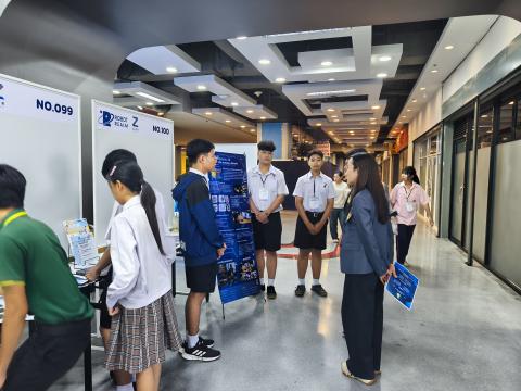นักเรียนเข้าร่วมแข่งขัน มหกรรมหุ่นยนต์แห่งประเทศไทย