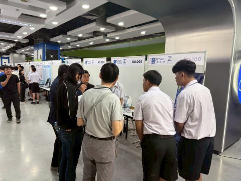 นักเรียนเข้าร่วมแข่งขัน มหกรรมหุ่นยนต์แห่งประเทศไทย