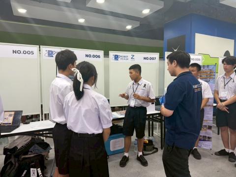 นักเรียนเข้าร่วมแข่งขัน มหกรรมหุ่นยนต์แห่งประเทศไทย