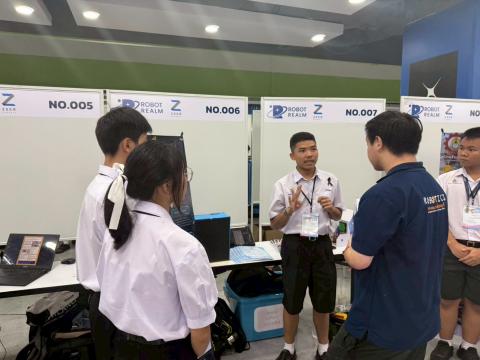 นักเรียนเข้าร่วมแข่งขัน มหกรรมหุ่นยนต์แห่งประเทศไทย