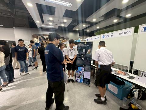 นักเรียนเข้าร่วมแข่งขัน มหกรรมหุ่นยนต์แห่งประเทศไทย