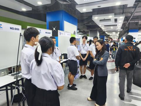 นักเรียนเข้าร่วมแข่งขัน มหกรรมหุ่นยนต์แห่งประเทศไทย