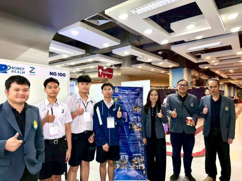 นักเรียนเข้าร่วมแข่งขัน มหกรรมหุ่นยนต์แห่งประเทศไทย