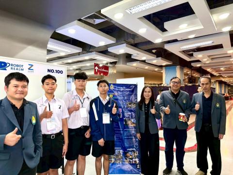 นักเรียนเข้าร่วมแข่งขัน มหกรรมหุ่นยนต์แห่งประเทศไทย