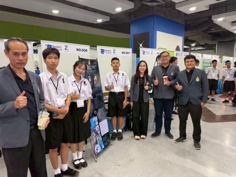 นักเรียนเข้าร่วมแข่งขัน มหกรรมหุ่นยนต์แห่งประเทศไทย