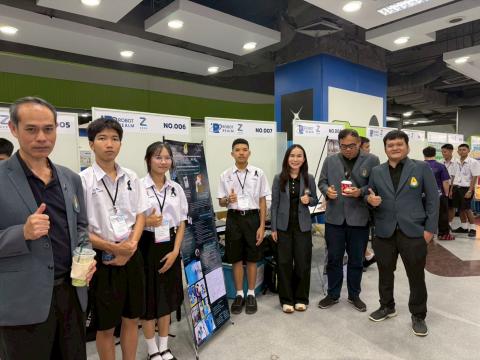 นักเรียนเข้าร่วมแข่งขัน มหกรรมหุ่นยนต์แห่งประเทศไทย