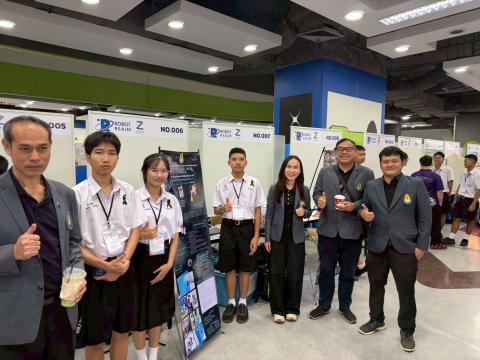 นักเรียนเข้าร่วมแข่งขัน มหกรรมหุ่นยนต์แห่งประเทศไทย