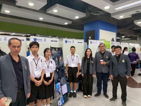 นักเรียนเข้าร่วมแข่งขัน มหกรรมหุ่นยนต์แห่งประเทศไทย