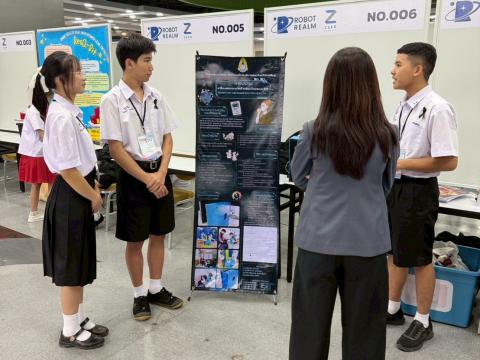 นักเรียนเข้าร่วมแข่งขัน มหกรรมหุ่นยนต์แห่งประเทศไทย