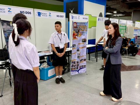 นักเรียนเข้าร่วมแข่งขัน มหกรรมหุ่นยนต์แห่งประเทศไทย