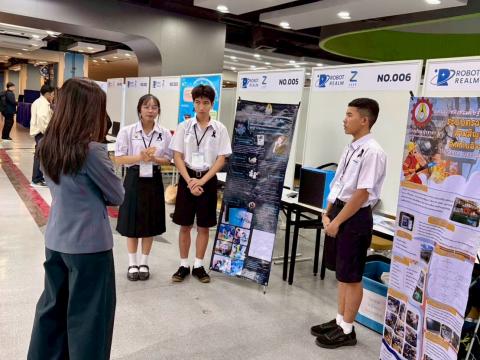 นักเรียนเข้าร่วมแข่งขัน มหกรรมหุ่นยนต์แห่งประเทศไทย
