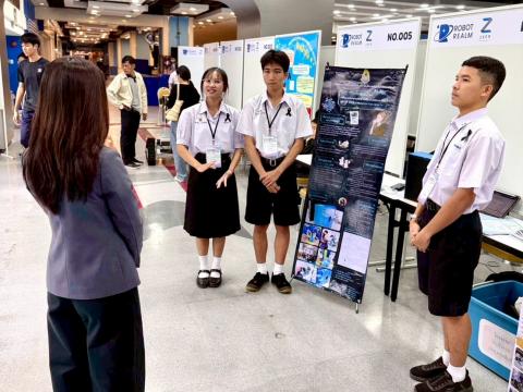 นักเรียนเข้าร่วมแข่งขัน มหกรรมหุ่นยนต์แห่งประเทศไทย