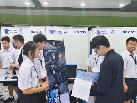 นักเรียนเข้าร่วมแข่งขัน มหกรรมหุ่นยนต์แห่งประเทศไทย