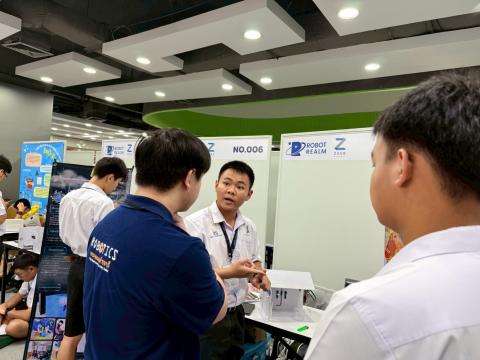 นักเรียนเข้าร่วมแข่งขัน มหกรรมหุ่นยนต์แห่งประเทศไทย