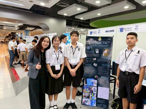 นักเรียนเข้าร่วมแข่งขัน มหกรรมหุ่นยนต์แห่งประเทศไทย