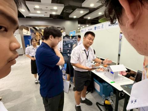 นักเรียนเข้าร่วมแข่งขัน มหกรรมหุ่นยนต์แห่งประเทศไทย