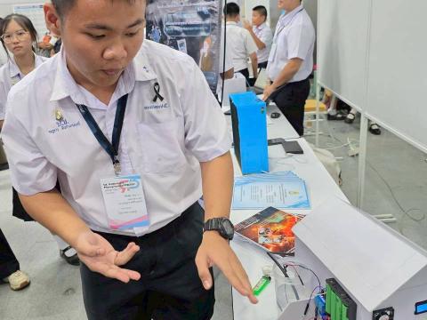 นักเรียนเข้าร่วมแข่งขัน มหกรรมหุ่นยนต์แห่งประเทศไทย