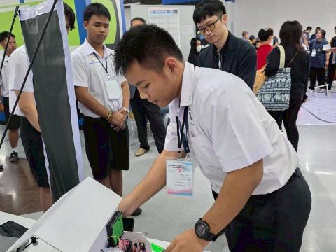 นักเรียนเข้าร่วมแข่งขัน มหกรรมหุ่นยนต์แห่งประเทศไทย