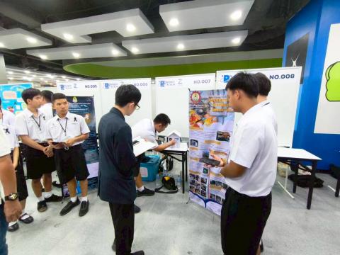 นักเรียนเข้าร่วมแข่งขัน มหกรรมหุ่นยนต์แห่งประเทศไทย
