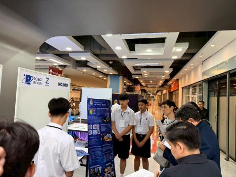 นักเรียนเข้าร่วมแข่งขัน มหกรรมหุ่นยนต์แห่งประเทศไทย