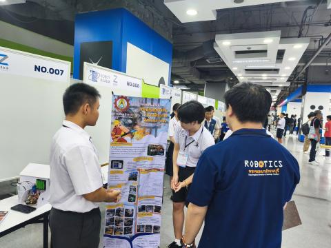 นักเรียนเข้าร่วมแข่งขัน มหกรรมหุ่นยนต์แห่งประเทศไทย