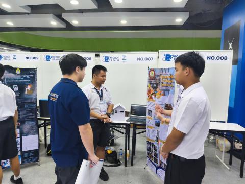 นักเรียนเข้าร่วมแข่งขัน มหกรรมหุ่นยนต์แห่งประเทศไทย