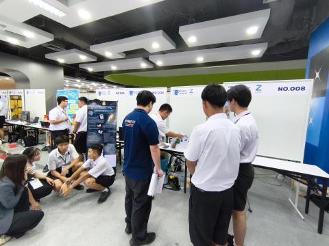 นักเรียนเข้าร่วมแข่งขัน มหกรรมหุ่นยนต์แห่งประเทศไทย