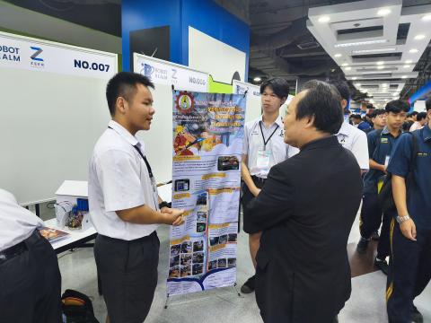 นักเรียนเข้าร่วมแข่งขัน มหกรรมหุ่นยนต์แห่งประเทศไทย